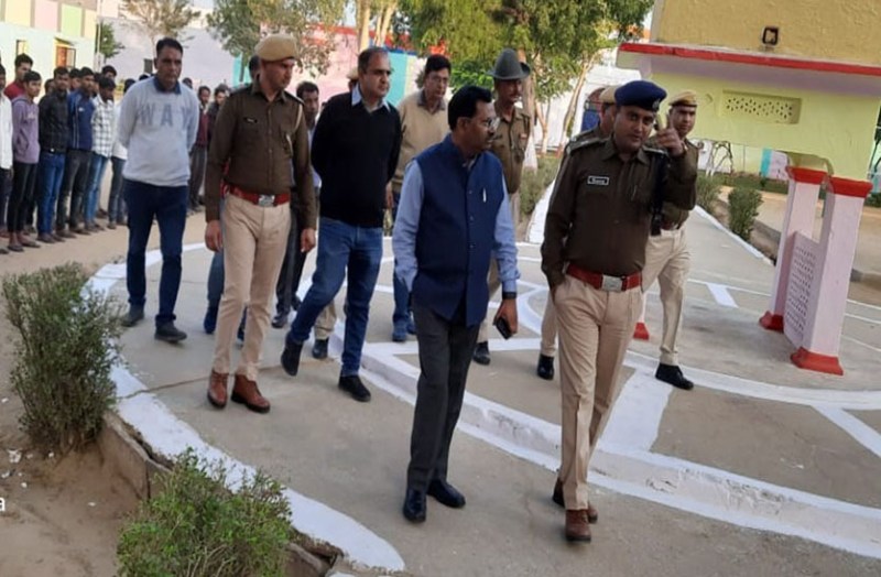 जेल में सुरक्षा: हाइमास्ट सोडियम लाइट होगी स्थापित, जिला कलक्टर ने दिया आश्वासन