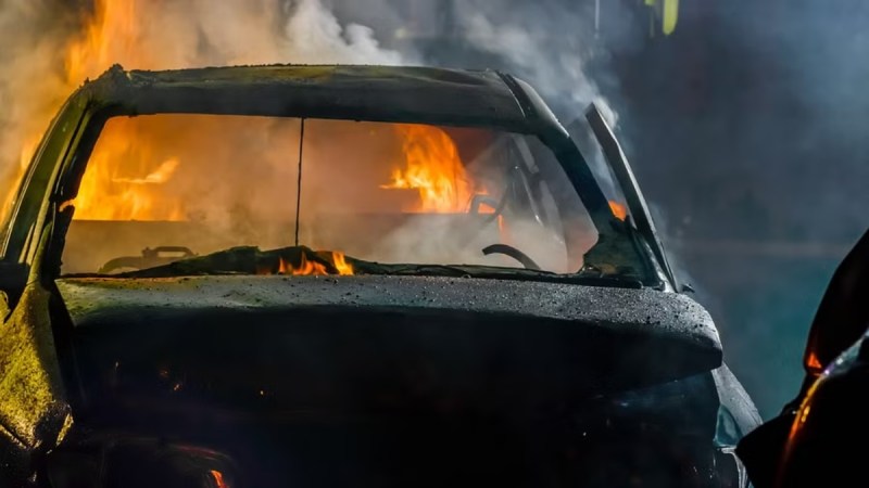 fire_car_mumbai.jpg