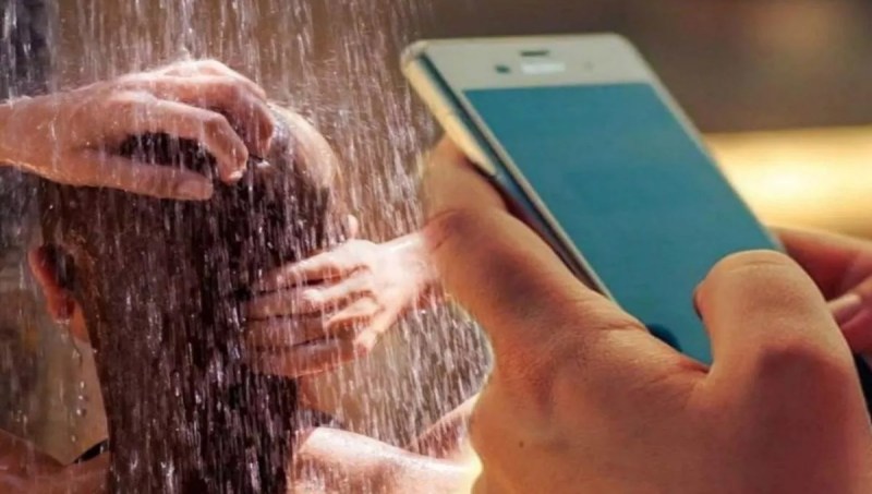 पड़ोसी ने नहाते वक्त बनाया युवती का अश्लील वीडियो, एक दिन बाद होनी है शादी, जानें पूरा मामला