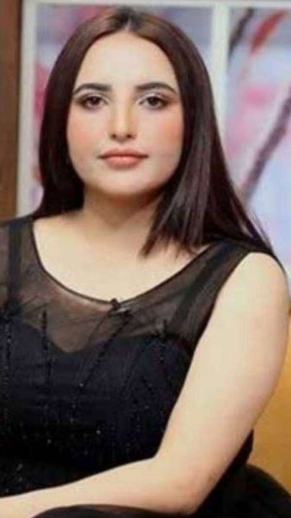 pakistani_youtuber_hareem_shah_2