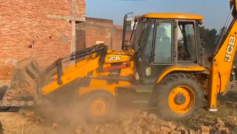 Administrations bulldozer runs on illegal colonies in Bijnor