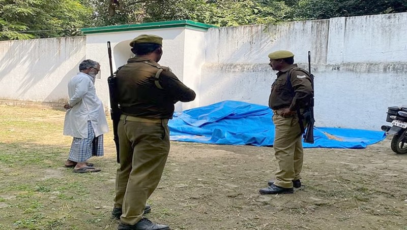 Homemade bombs fired in Moradabad open firing between two groups