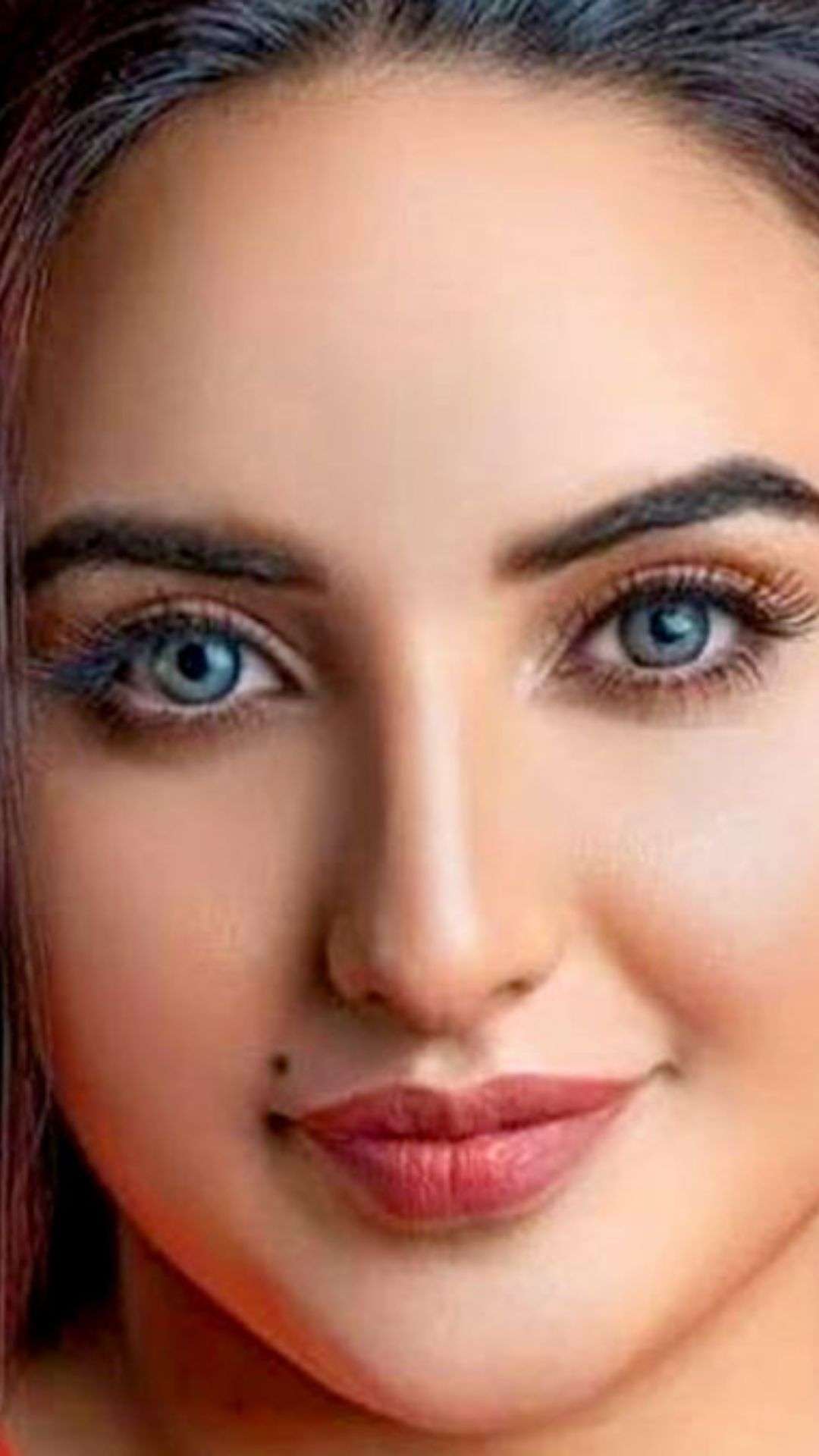 pakistani_youtuber_hareem_shah_2.jpg