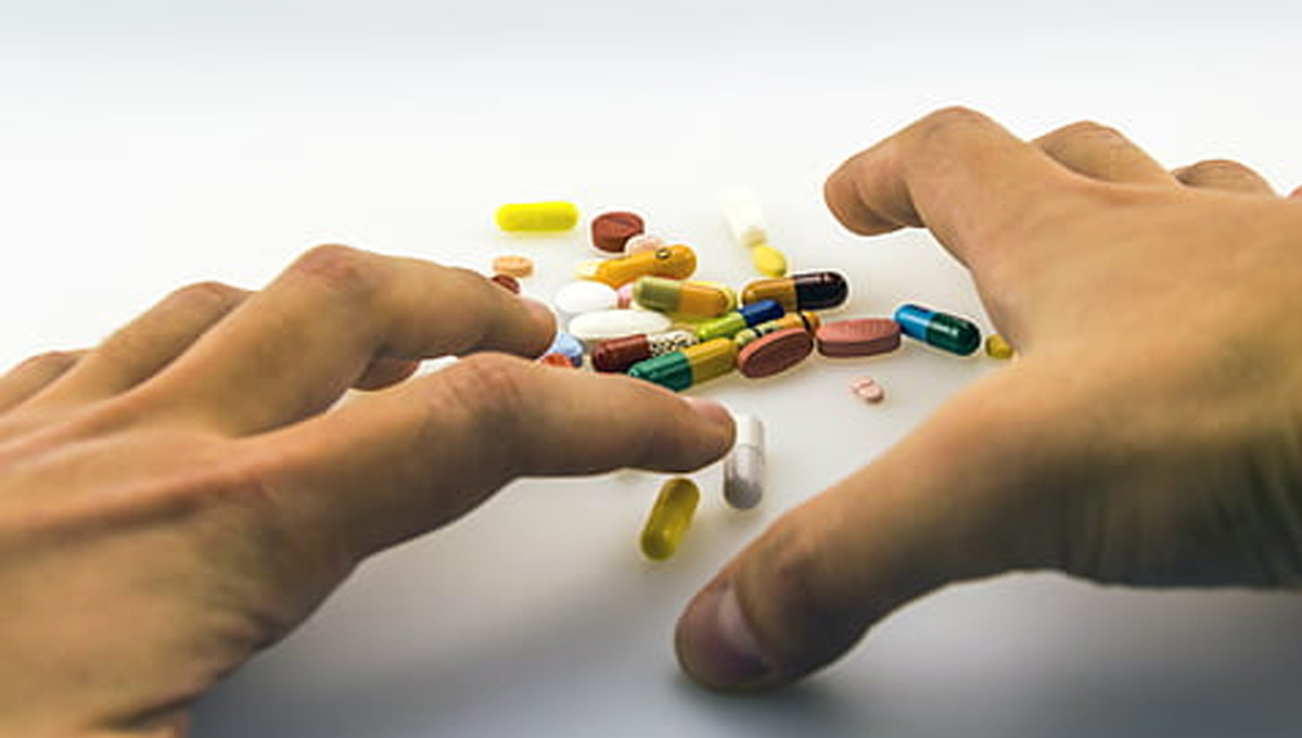 Diabetics, eat within 15 to 30 minutes after taking pills or insulin