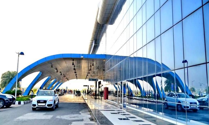 surat_airport555.jpg