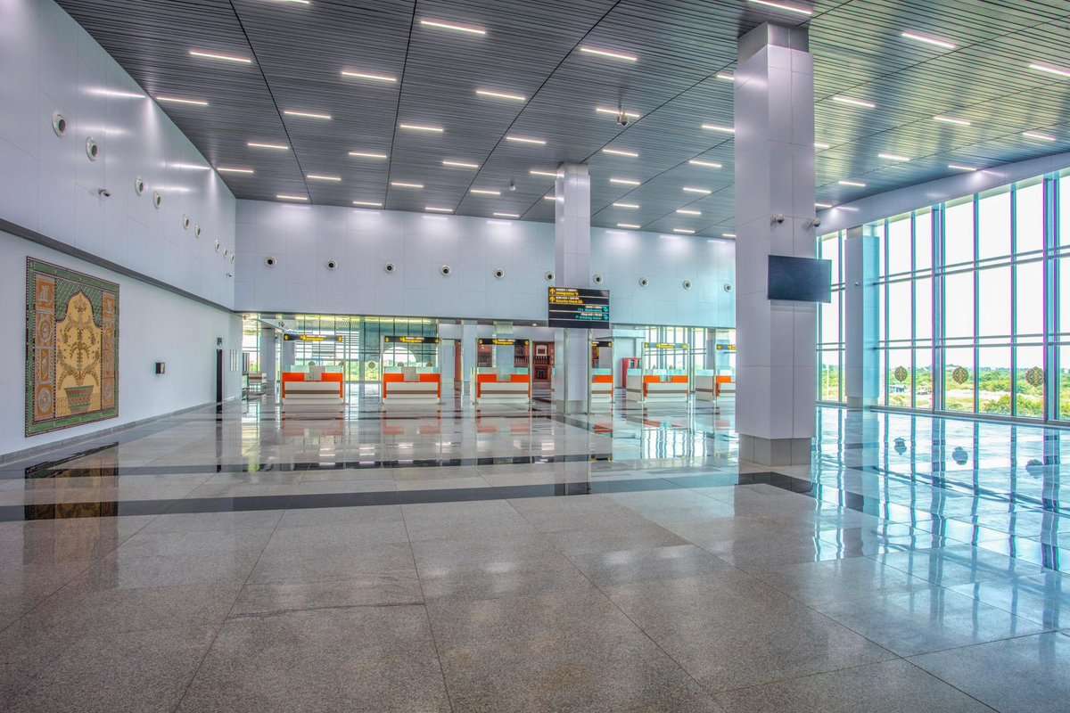 Surat Airport: पीएम ने सूरत में नए एयरपोर्ट टर्मिनल का लोकार्पण किया, तस्वीरों
में देखें इसका शानदार लुक