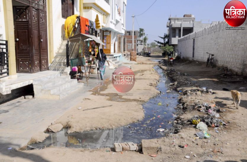 Nagar Parikrama : यहां समस्याएं अपार...न नालियां न सड़कें, बारिश में बन जाते टापू