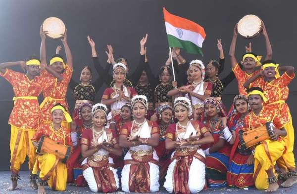 तेलंगाना की राज्यपाल डॉ. तमिलिसाई सौंदरराजन ने एचपीएस की ओर से नई राष्ट्रीय शिक्षा नीति के उत्साहपूर्वक कार्यान्वयन के बारे में आशावाद व्यक्त किया। कार्यक्रम में छात्रों की ओर से शास्त्रीय कुचिपुड़ी और लोक नृत्य कला की शानदार प्रस्तुति दी गई। इस मौके पर राज्य की पंचायत राज मंत्री अनसूया सीताक्का और शिक्षा सचिव बी वेंकटेशम सहित गणमान्य व्यक्तिय उपस्थित रहे।