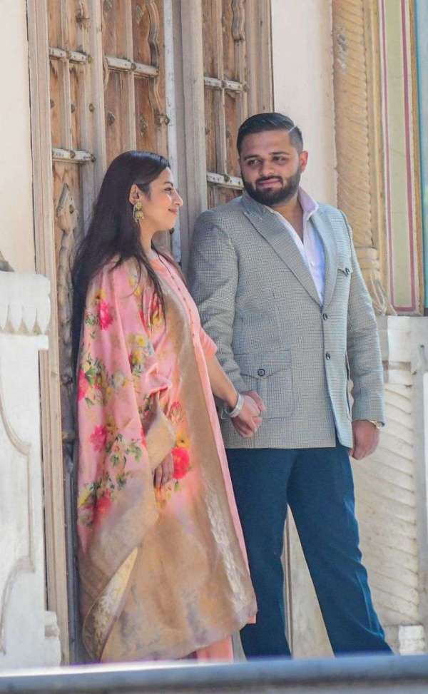 पत्रिका गेट बना प्रीवेडिंग शूट का फेवरेट डेस्टिनेशन।