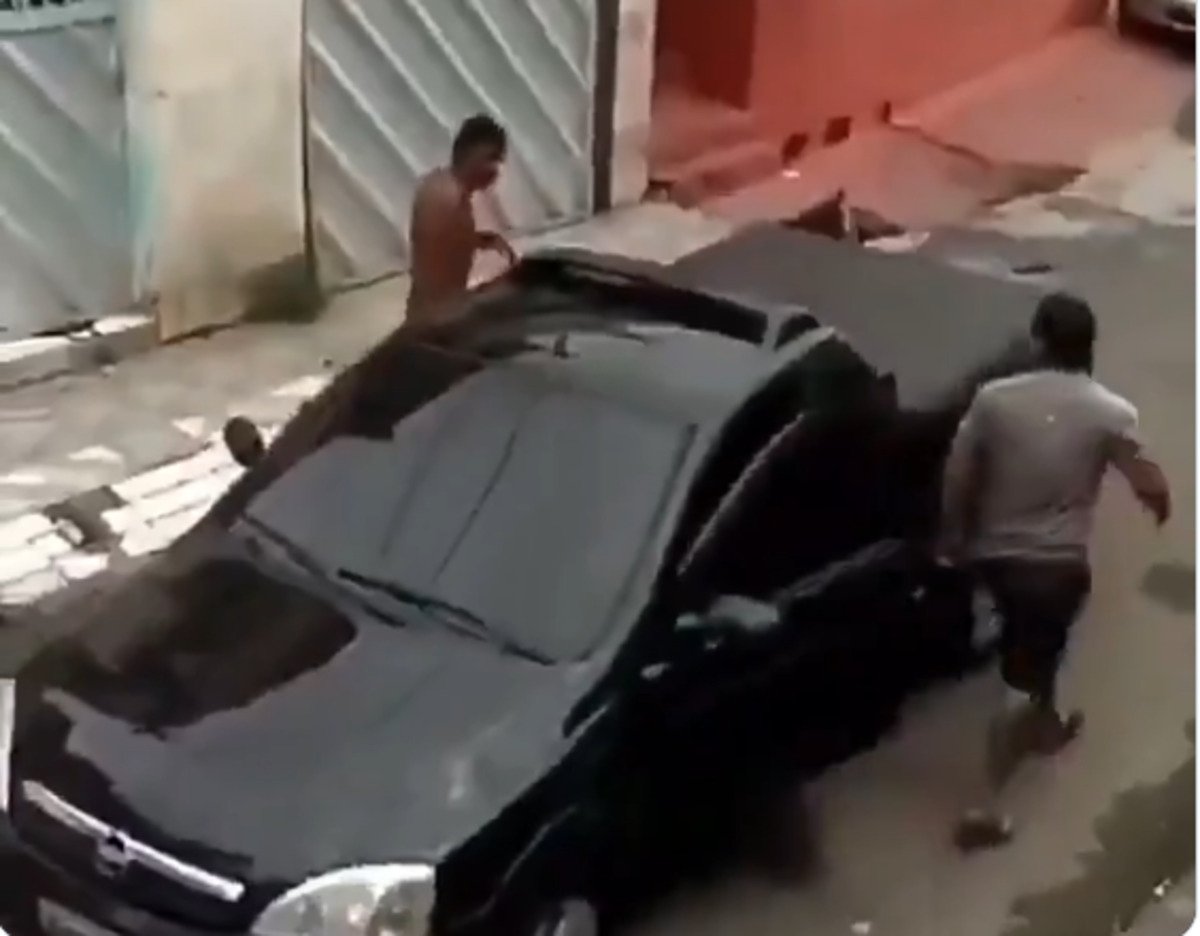 man_on_street_vs_car_driver.jpg