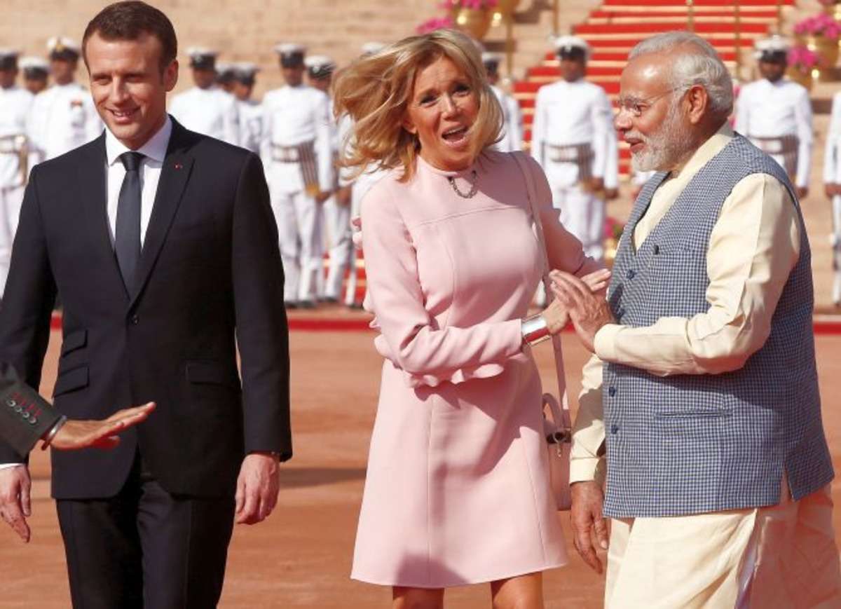 pm_modi_with_macron_and_his_wife.jpg