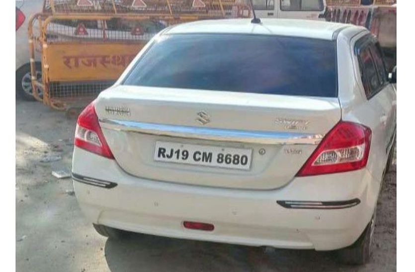 कार में अवैध शराब के आठ कार्टन जब्त, दो गिरफ्तार