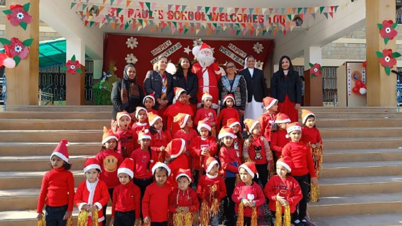 Video: स्वर्णनगरी में मनाई क्रिसमस ईव, रोशनी में नहाए चर्च व होटल्स