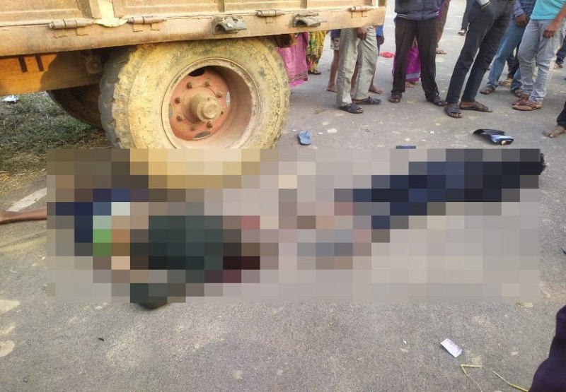तेज रफ्तार ट्रैक्टर ने बाइक सवार 2 नाबालिगों को कुचला, दोनों की मौत, लोगों का फूटा गुस्सा