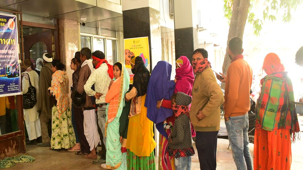 आपातकालीन इकाई में सामान्य मरीजों की लगी लम्बी कतार