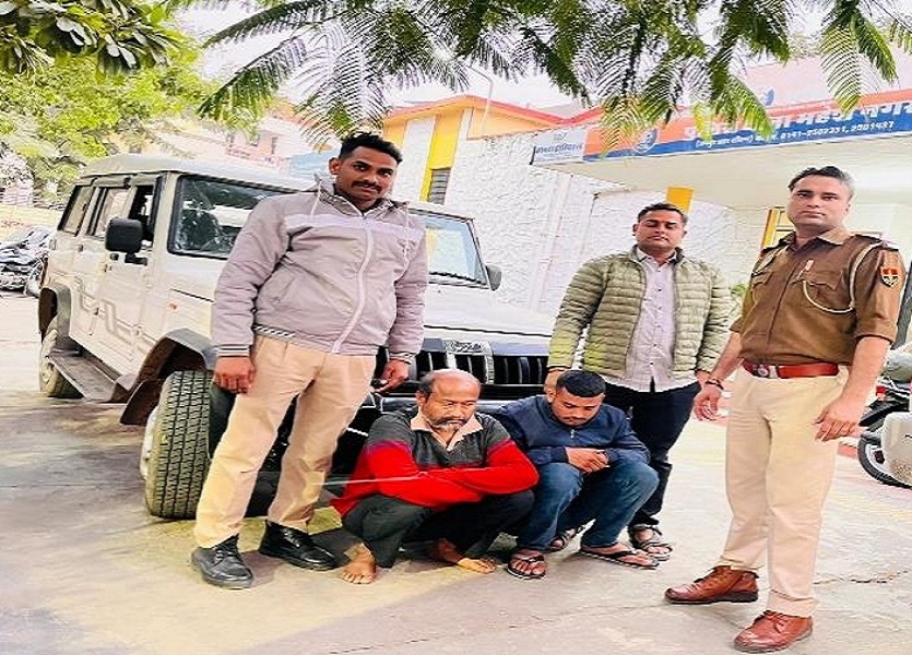 दो शातिर वाहन चोर गिरफ्तार, चोरी की बोलेरो बरामद