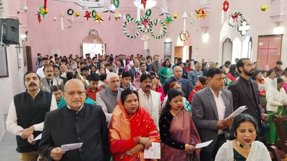 Christmas Festival: क्रिसमस पर चर्च में विशेष आराधना, घर-घर बने व्यंजन, शुभकामनाएं देने के लिए मची होड़, जानें यहां हुआ मुख्य आयोजन