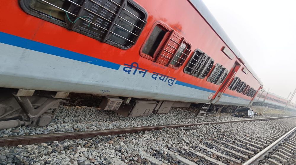 Four coaches of Sealdah Express derailed