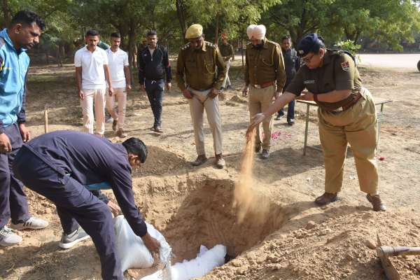 kajri-breathed-his-last-honored-with-guard-of-honour