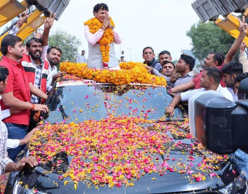 योजनाओं की जानकारी नहीं है तो लोगों को क्या दोगे? : कैलाश चौधरी