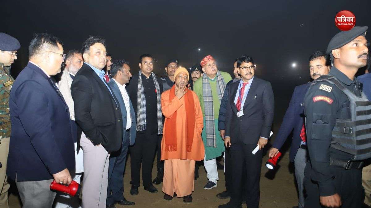 Photos: सर्द रात में अयोध्या की सड़कों पर निकले CM Yogi, धर्म पथ का किया अवलोकन