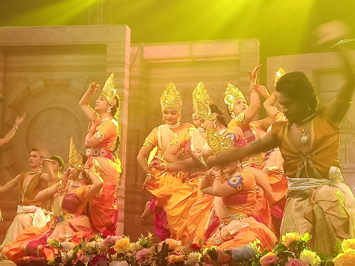 छबीलदास एवं साथी महाराष्ट्र द्वारा सोंगी नृत्य,सुमन साहा एवं साथी द्वारा सती लीला नाट्य