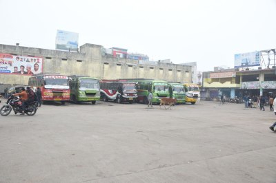 चालको की हड़ताल, कही पर चक्काजाम तो कही नारेबाजी, यात्रियों को हुई मुश्किलें