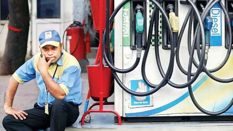 Petrol and diesel expensive in Rajasthan UP Fuel shortage due to tanker unions strike