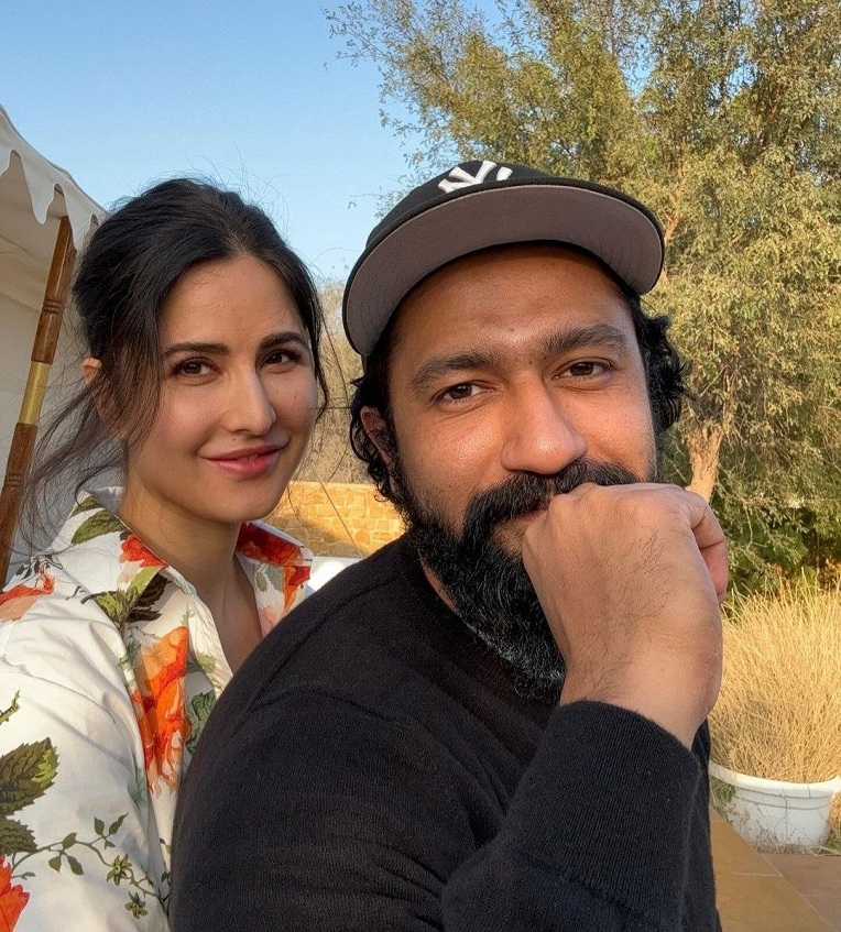 नए साल का जश्न मना कर विक्की-कैटरीना मुम्बई गए