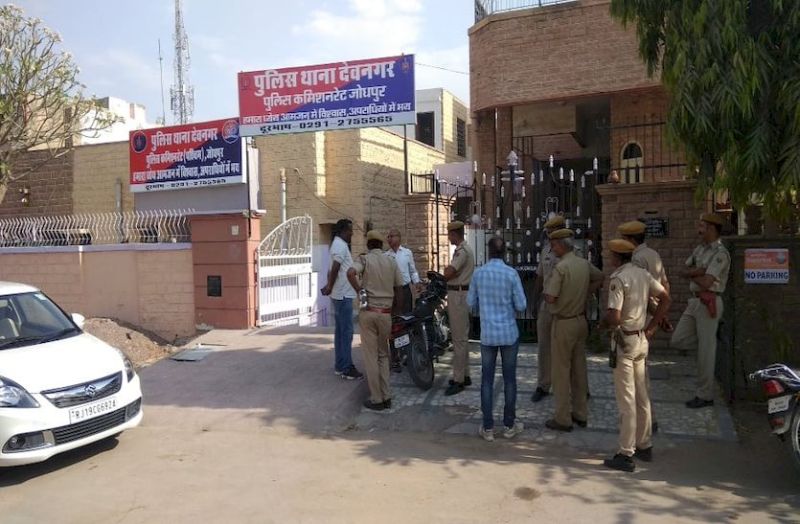 डॉक्टर व अधिवक्ता सहित तीन सूने मकानों से लाखों का सोना चोरी