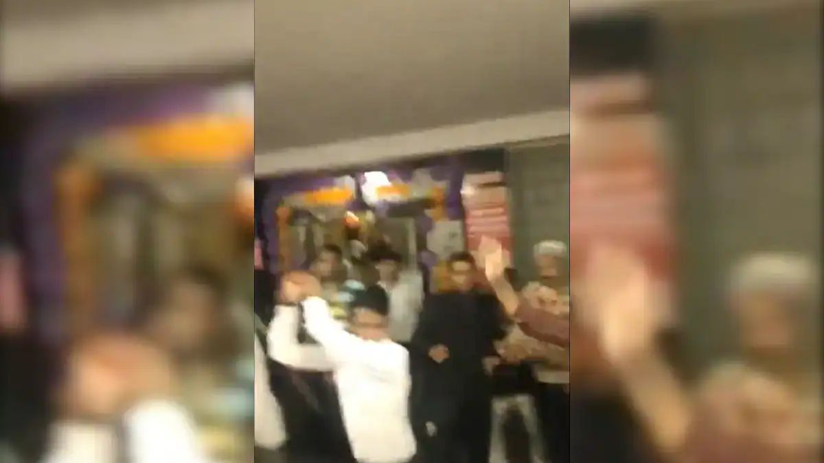 uge fight over biryani on occasion of New Year in Hyderabad customer slapped waiter