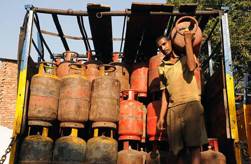 lpg_gas_cylinder_price_hike_in_madhya_pradesh_know_why.jpg