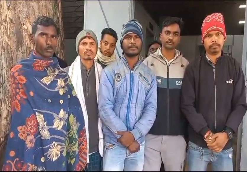 Video: आधी रात घर लौटे पंचायत सचिव की सुबह फांसी पर लटकती मिली लाश, बेटा ने कही ये बात