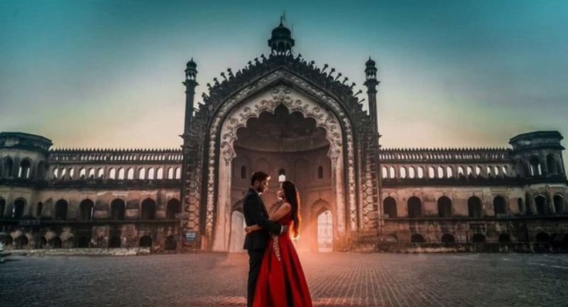 money will have to be paid for pre-wedding shoot in front of Lucknow clock tower