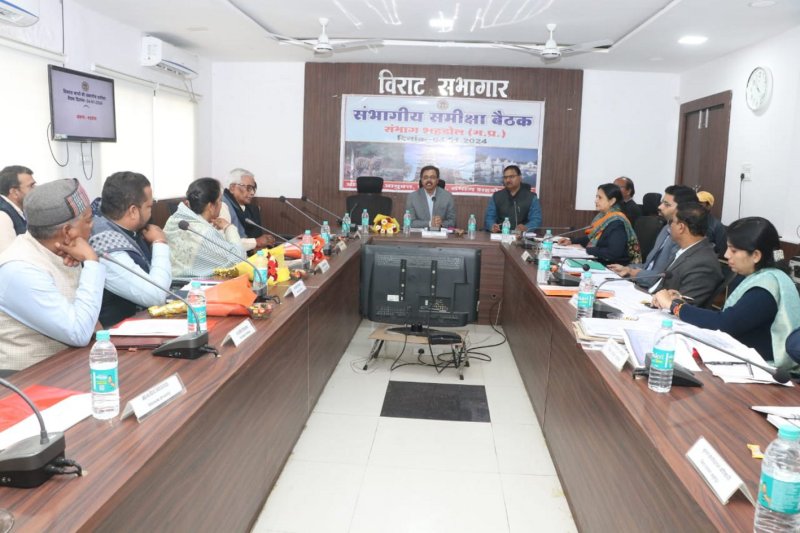 अपर मुख्य सचिव ने विकास एवं निर्माण कार्यों की समीक्षा, सांसद व विधायक ने भी दिए सुझाव