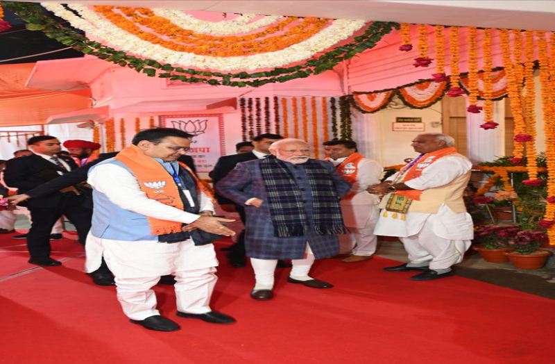 तबादलों की डिजायर से बचें, हमारा काम पॉलिसी बनाना और लागू कराना - पीएम माेदी