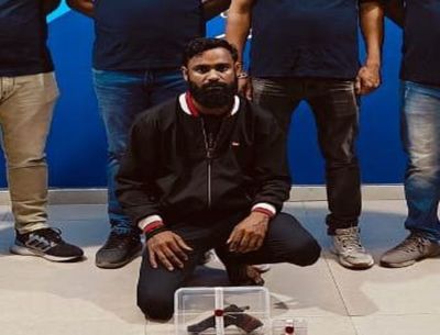 SURAT NEWS : पिस्तौल लेकर घूम रहा था माफिया प्रवीण राउत का गुर्गा