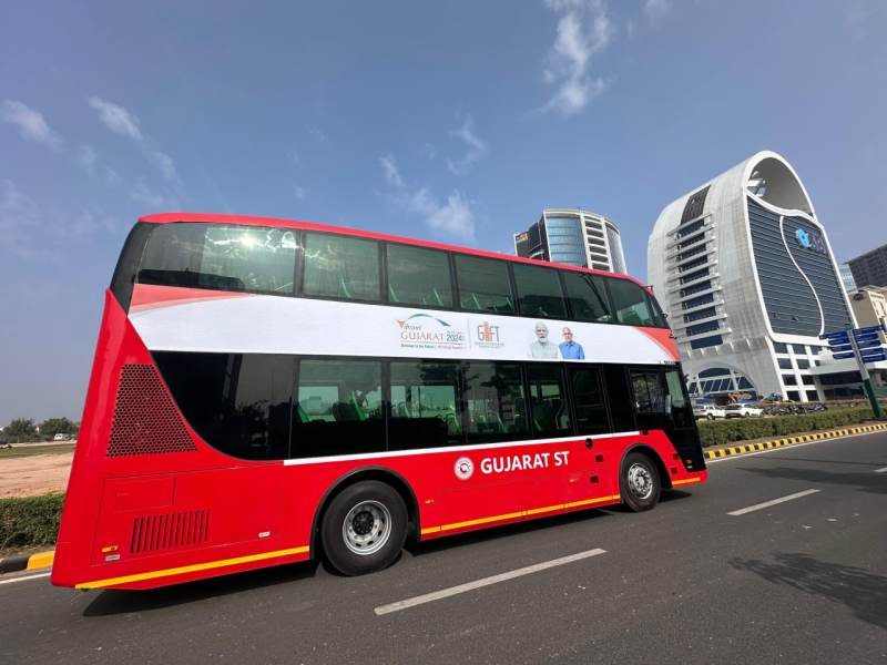 गुजरात की बस परिवहन सेवा में पहली बार जुड़ीं दो डबल डेकर एसी इलेक्ट्रिक बसें