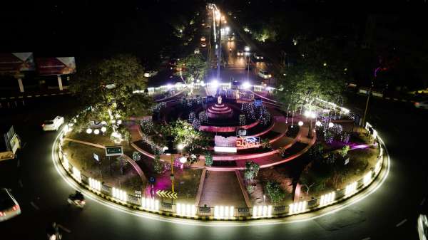 सर्किल पर मनमोहक दृश्य