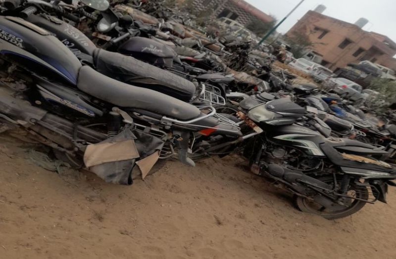 पुलिस को तकलीफ