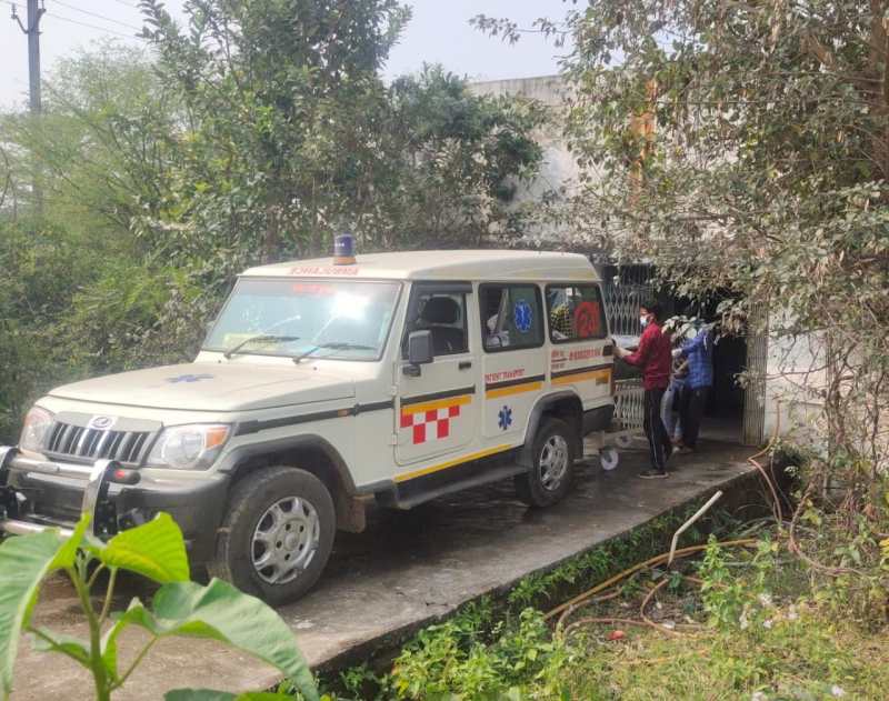 सरकारी क्वार्टर में ११ वीं बटालियन के जवान का फंदे में तो बेड में महिला की मिली लाश