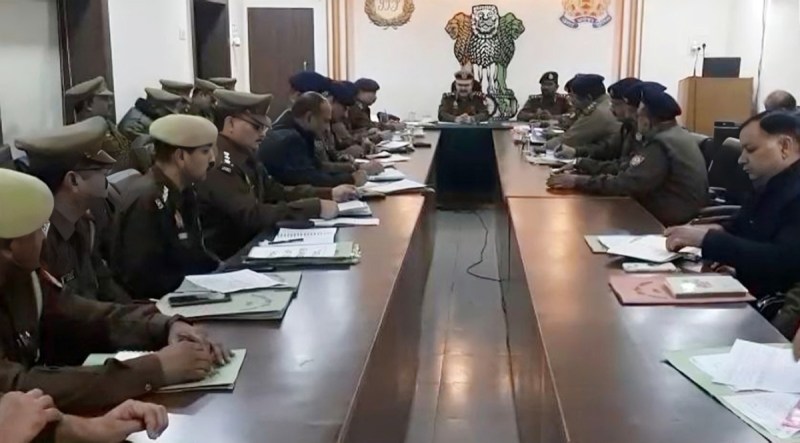 DIG Kalanidhi Naithani holding a meeting at Jhansi Police Lines