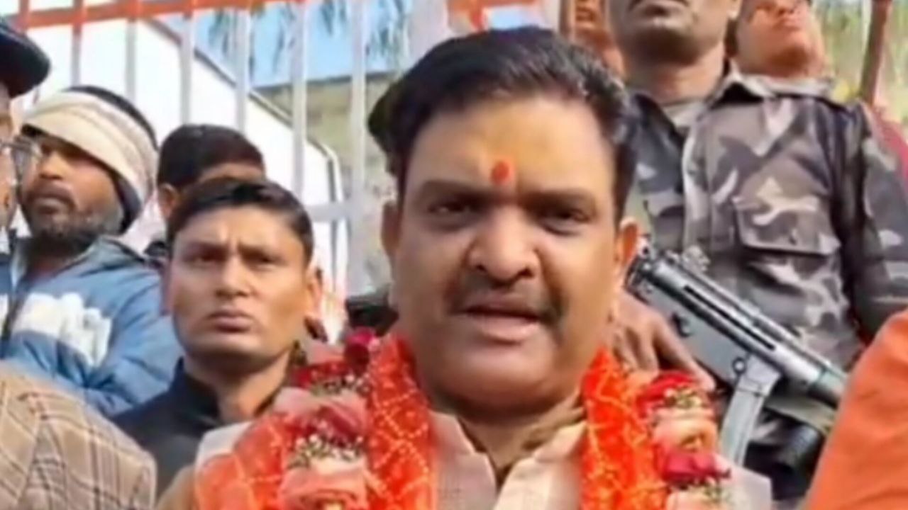 Video: योगी शासन के मंत्री असीम अरुण का बयान, बोले – सपा ने मुसलमान को डराने का
काम किया