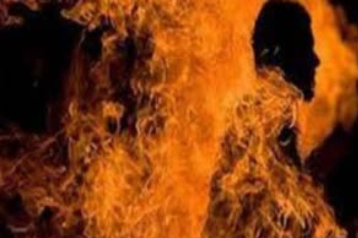 कन्नौज में जलेश्वर आश्रम के साधु को जिंदा जलाया गया, हालत गंभीर, जाने ...