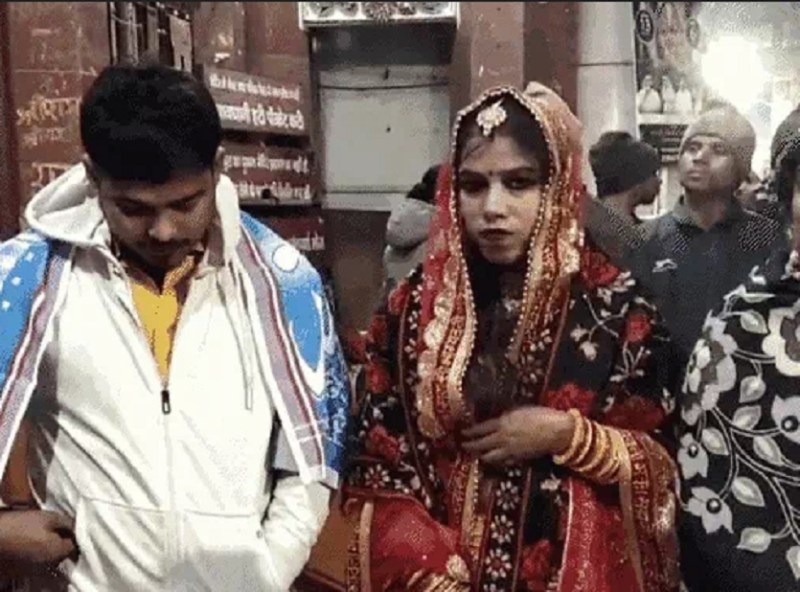शादी के लिए मां नहीं थी तैयार, प्रेमिका ने पुलिस को दी शिकायत, हुई शादी