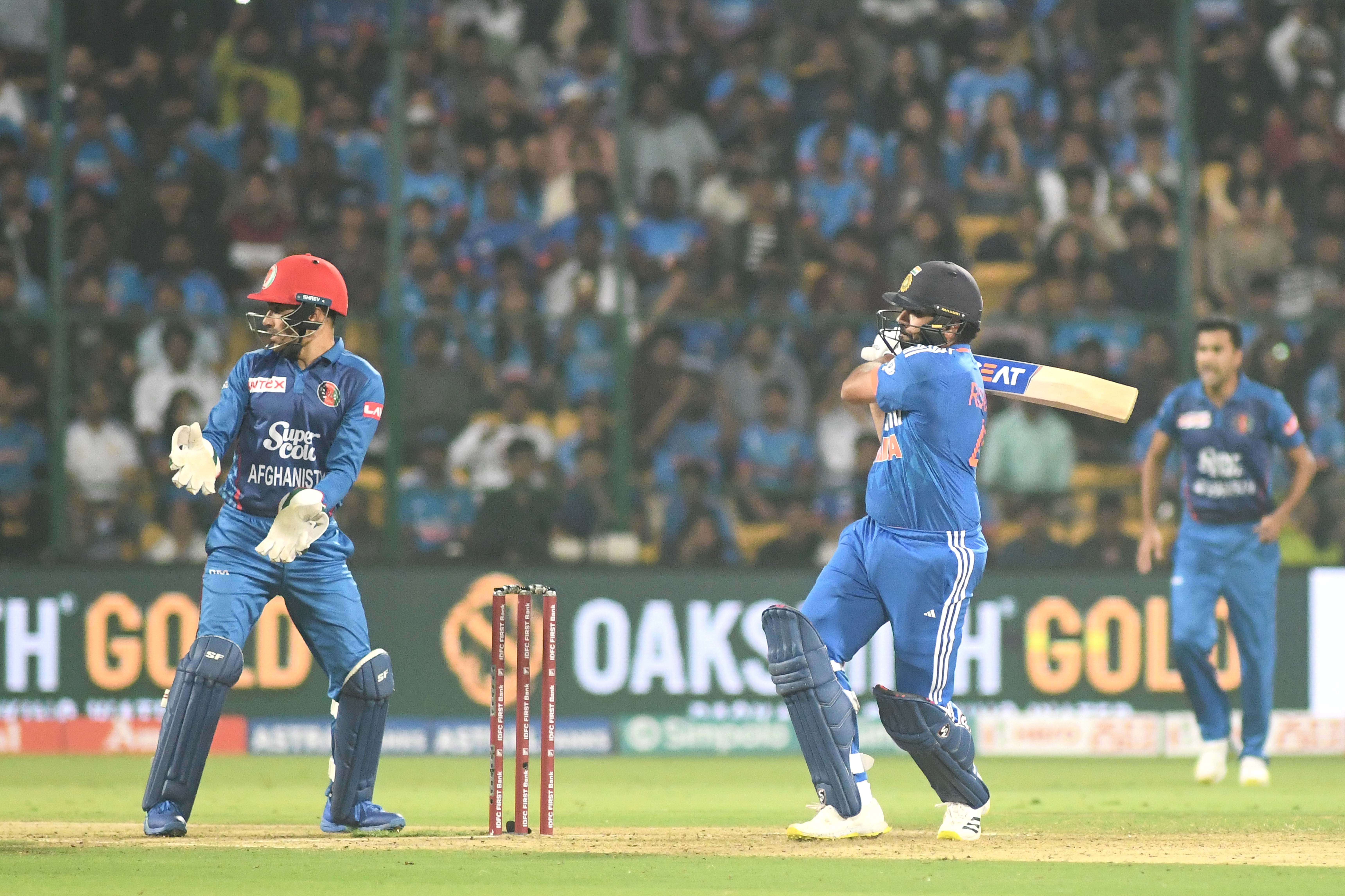 Photos: IND vs AFG 3rd T20: रोहित शर्मा की तूफानी बल्लेबाजी, 69 गेंदों पर बनाए
121 रन