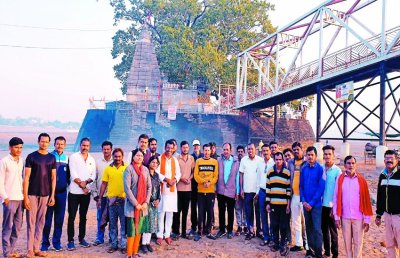 स्वच्छ तीर्थ अभियान : कुलेश्वर महादेव मंदिर परिसर हुआ चकाचक