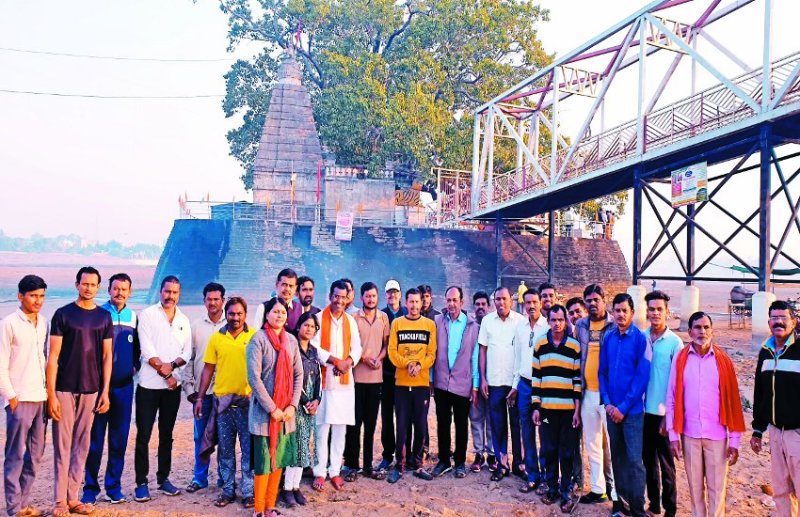 स्वच्छ तीर्थ अभियान : कुलेश्वर महादेव मंदिर परिसर हुआ चकाचक