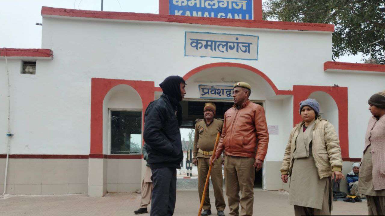 Photo gallery: अयोध्या में श्री राम मंदिर प्राण प्रतिष्ठा, रेलवे स्टेशन पर पुलिस
सतर्क