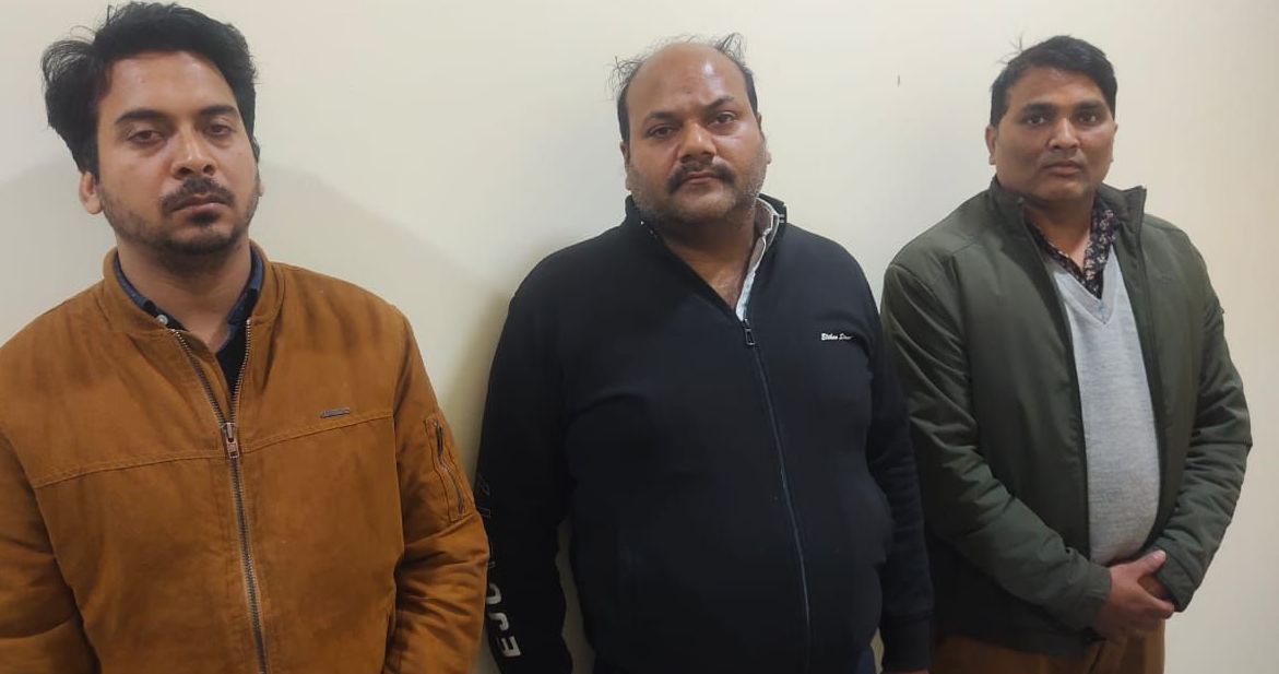 दस लाख रुपए रिश्वत ली, सीजीएसटी निरीक्षक सहित तीन गिरफ्तार